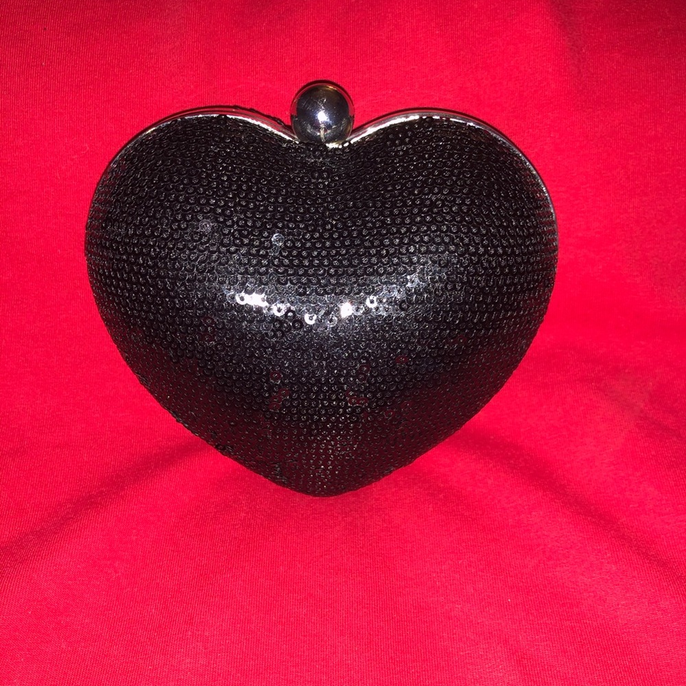 Black sequined heart shaped cocktail purse